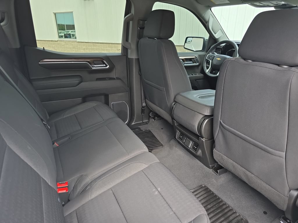 Used 2023 Chevrolet Silverado 1500 LT AWD/4WD image 11