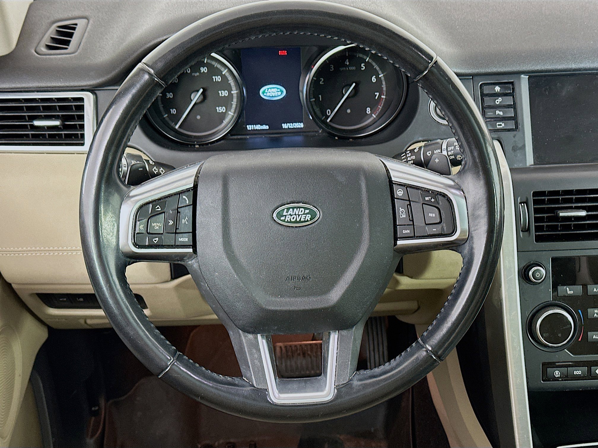 Used 2018 Land Rover Discovery Sport HSE AWD/4WD image 18