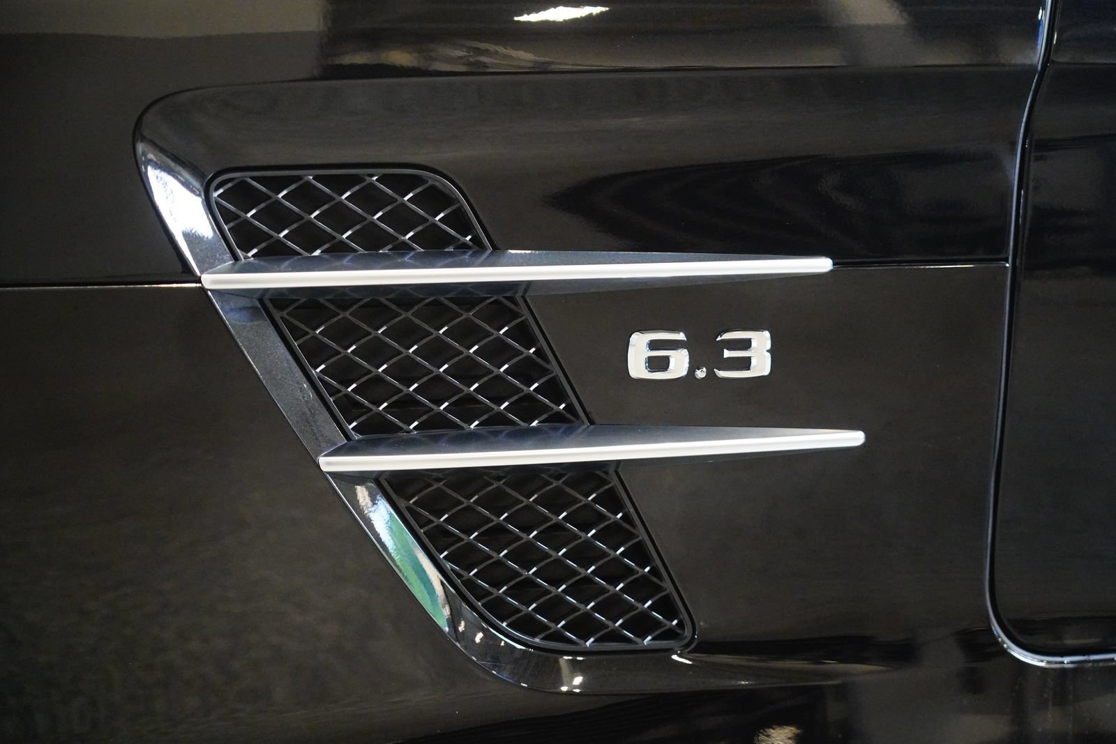 Used 2011 Mercedes-Benz SLS AMG Coupe image 10