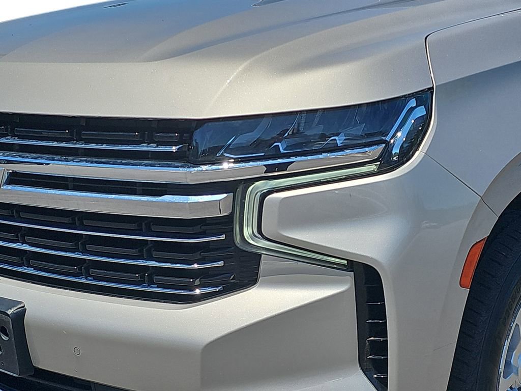 Used 2023 Chevrolet Suburban LT w/ Luxury Package AWD/4WD image 32