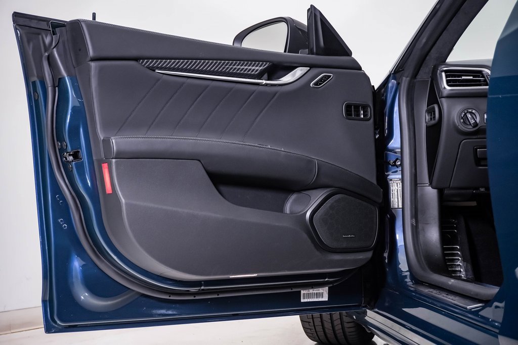 Used 2024 Maserati Ghibli Trofeo image 30