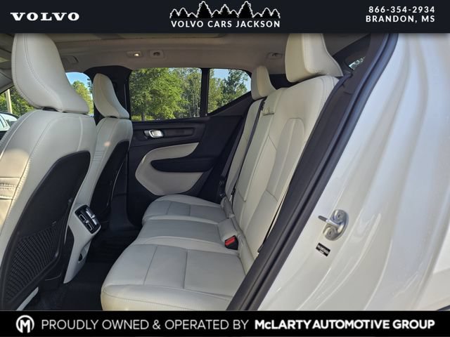 New 2026 Volvo XC40 B5 Ultra w/ Protection Package Premier AWD/4WD image 17