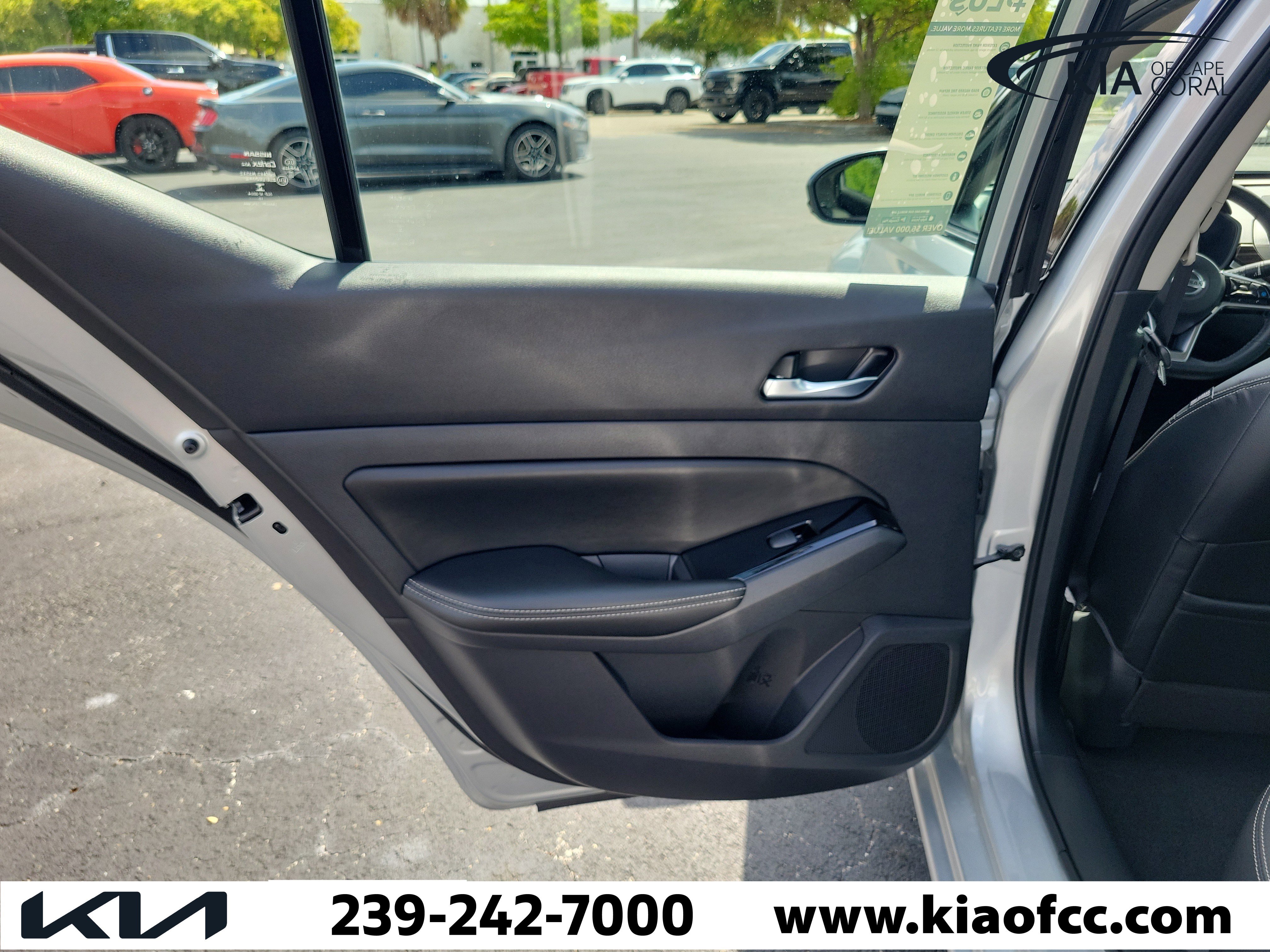 Used 2020 Nissan Altima 2.0 Platinum FWD image 15