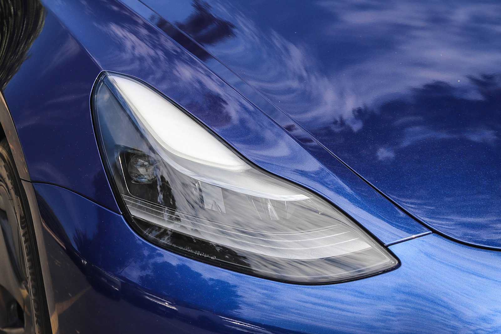 Used 2023 Tesla Model 3 Standard Range RWD image 4