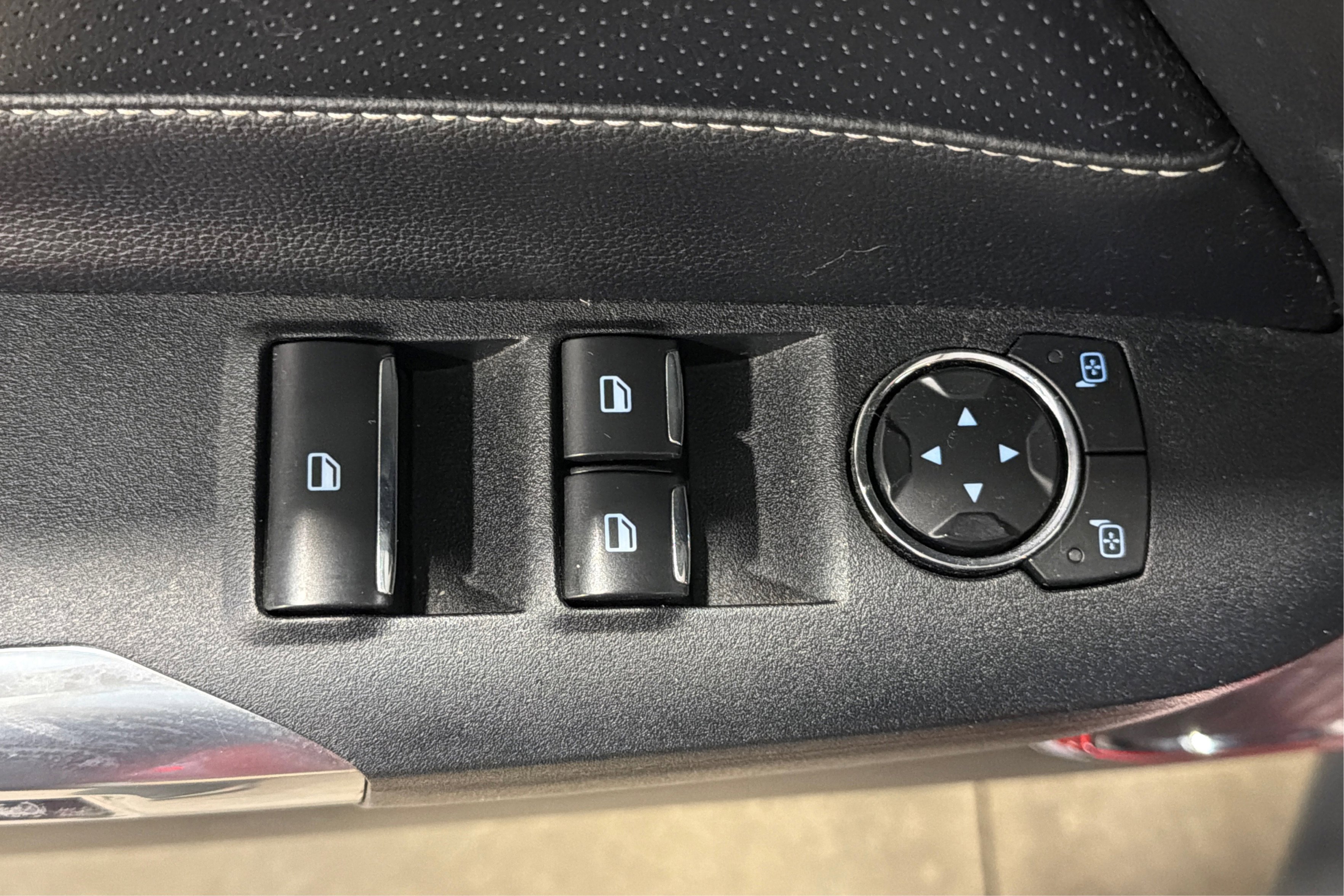 Used 2015 Ford Mustang GT Premium w/ Equipment Group 401A RWD image 16