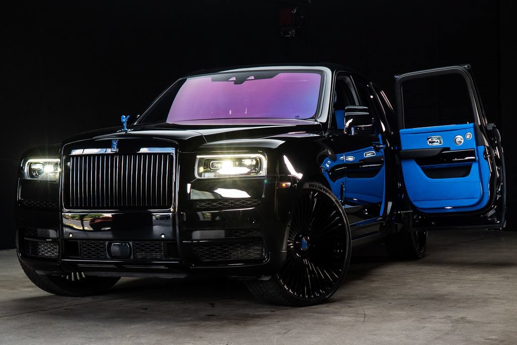 Used 2022 Rolls-Royce Cullinan w/ Cullinan Package AWD/4WD image 2