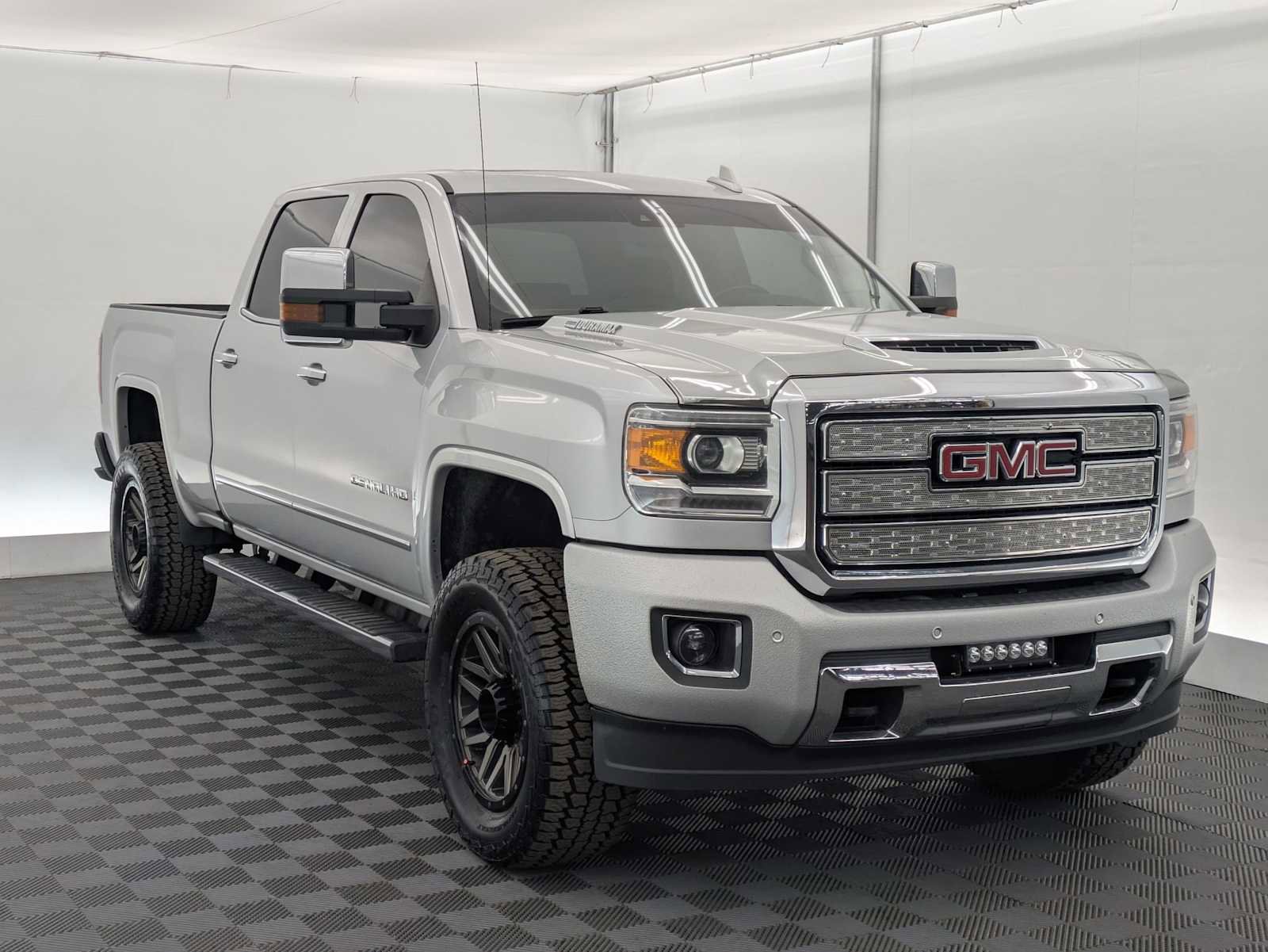 Used 2019 GMC Sierra 2500 Denali image 8