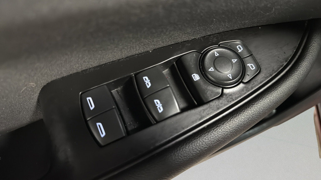 Used 2018 Buick Regal Preferred image 15