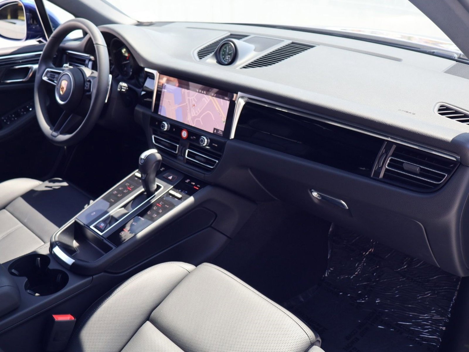 New 2026 Porsche Macan AWD/4WD image 25