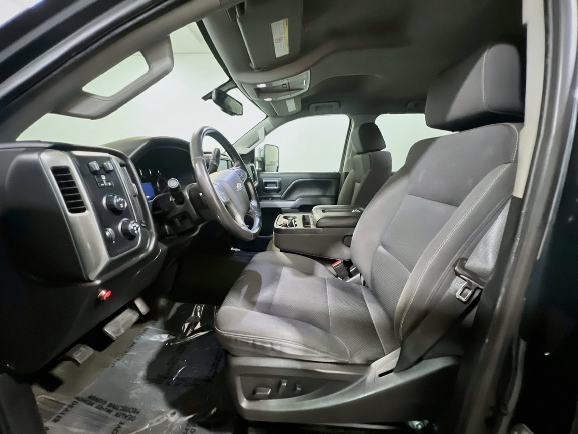 Used 2018 Chevrolet Silverado 2500 LT w/ LT Convenience Package AWD/4WD image 16