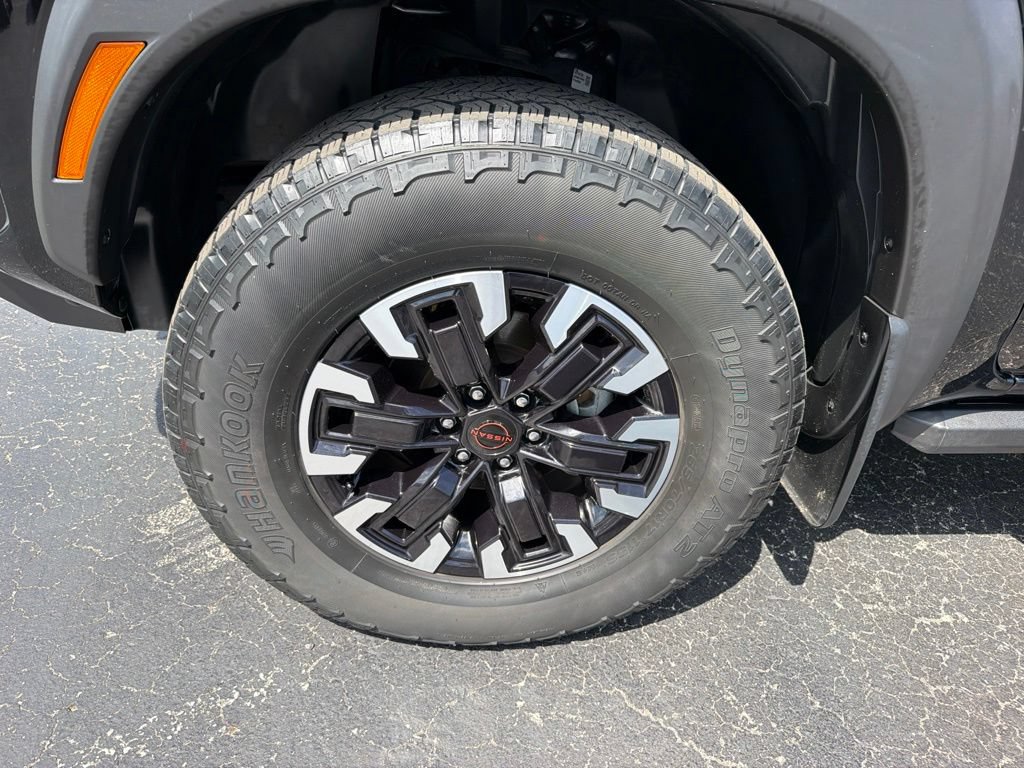 Used 2023 Nissan Frontier PRO-4X w/ Pro Convenience Package AWD/4WD image 9