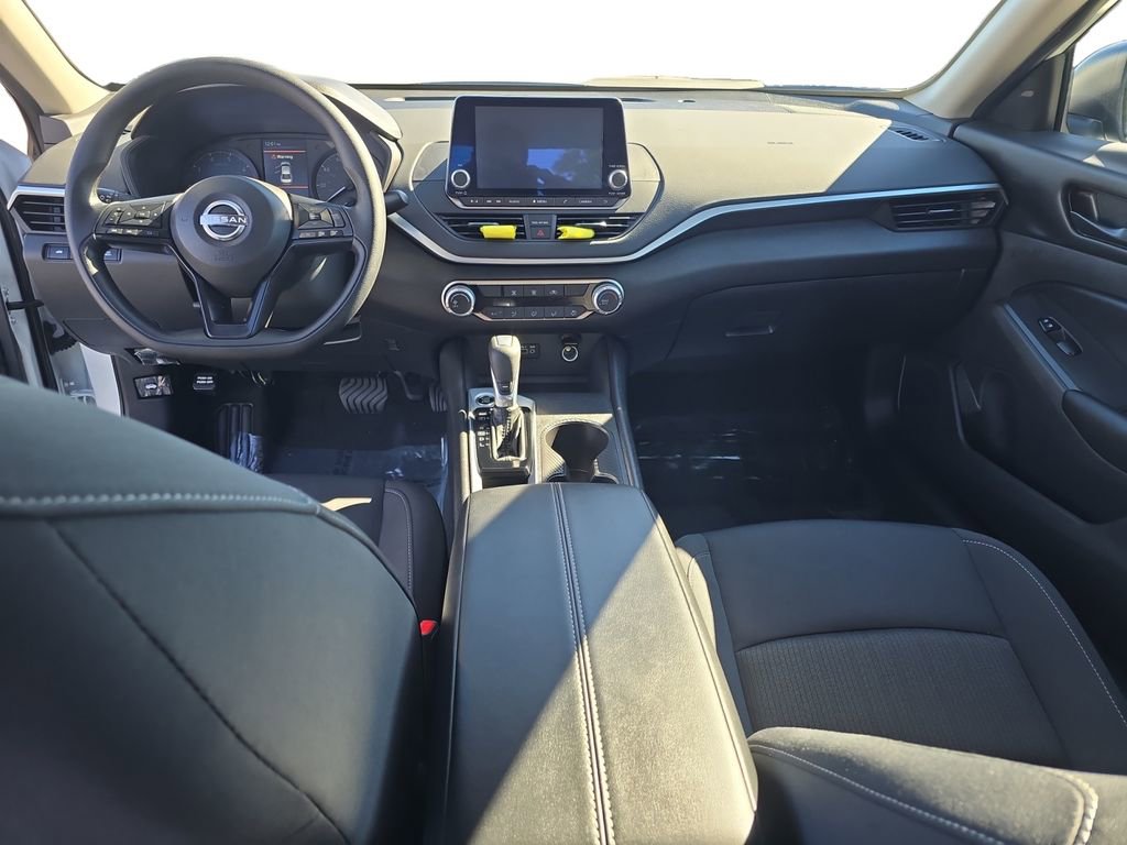 Used 2025 Nissan Altima 2.5 S image 11