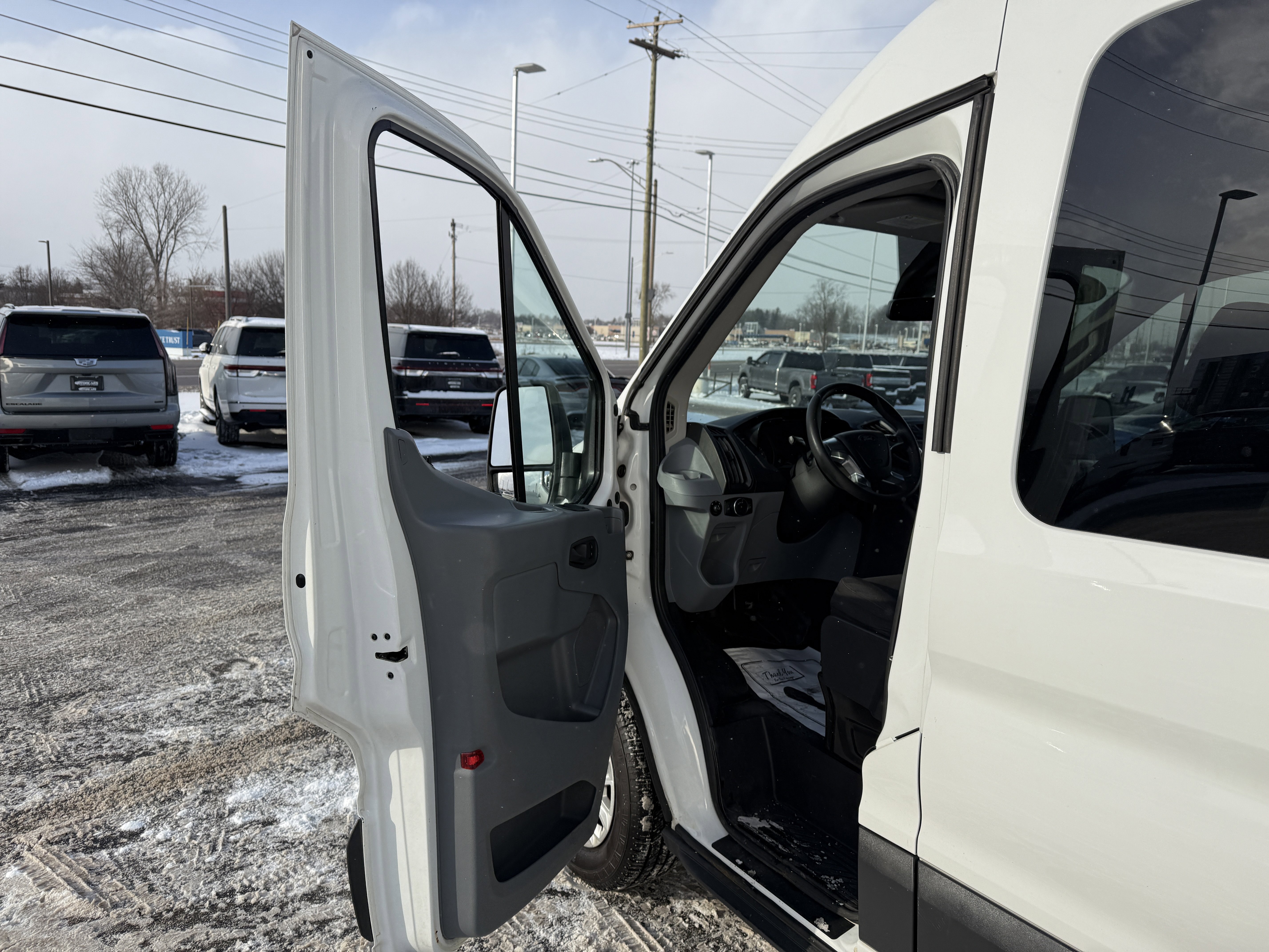 Used 2018 Ford Transit 350 XL image 10