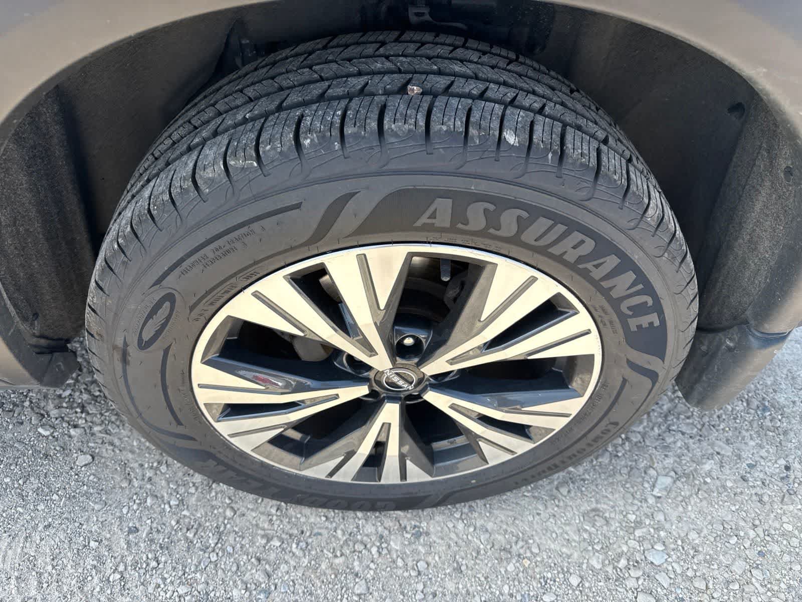 Used 2023 Nissan Rogue SV AWD/4WD image 7