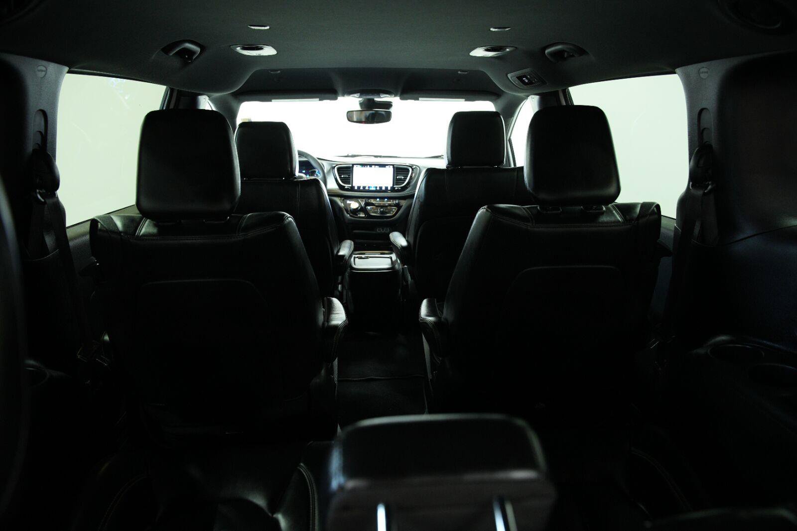 Used 2024 Chrysler Pacifica Limited FWD image 16