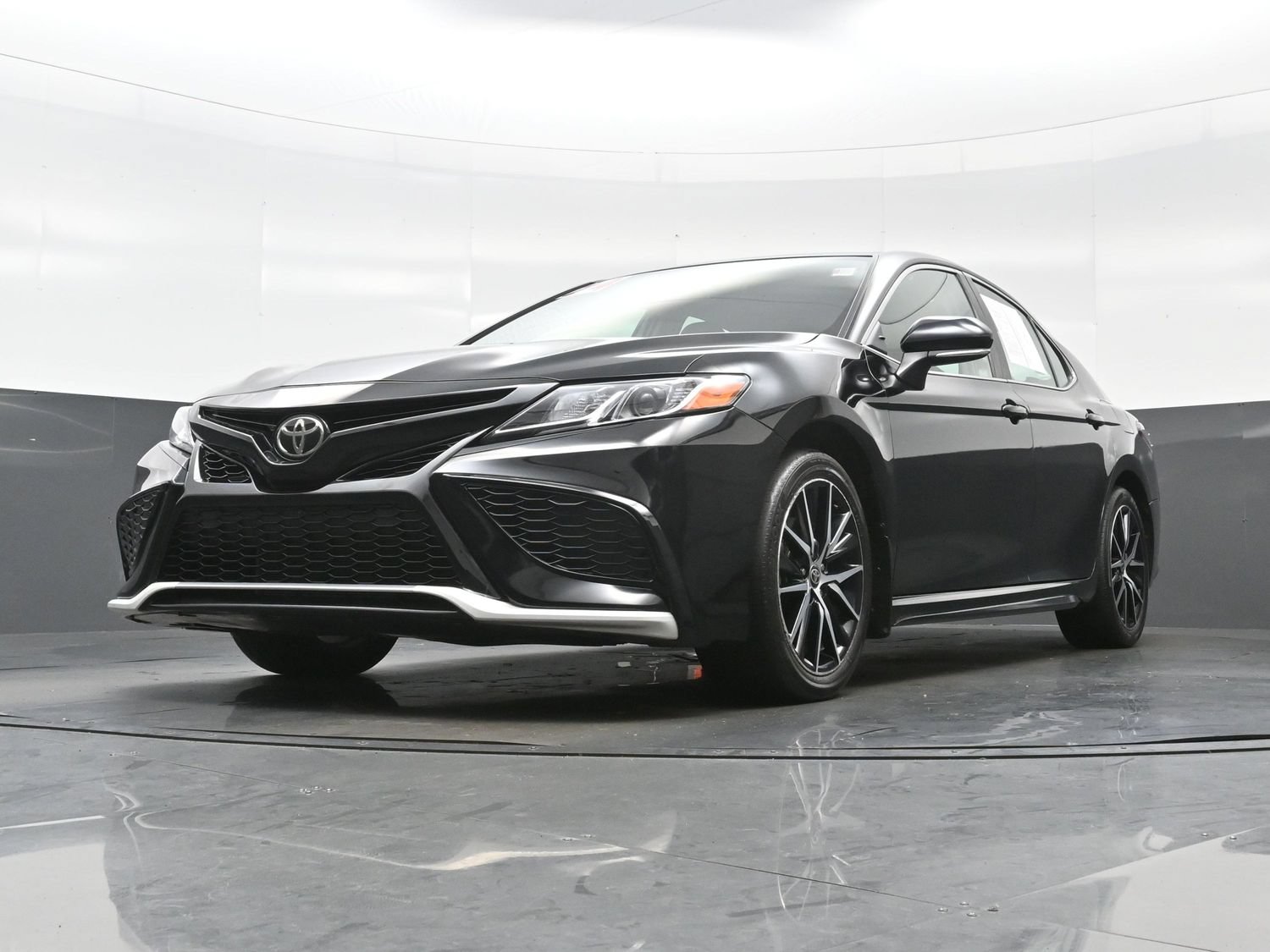 Used 2024 Toyota Camry SE FWD image 27
