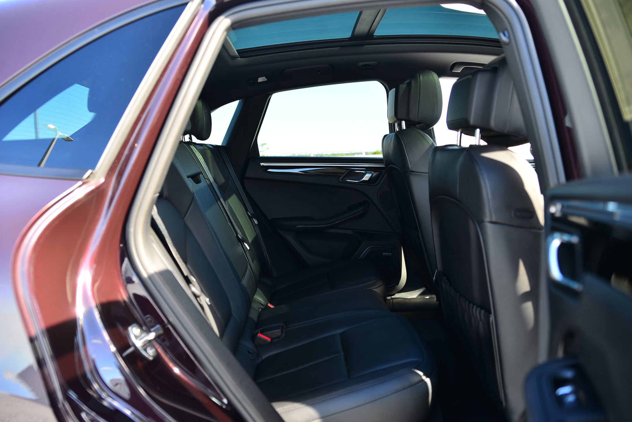 Certified 2025 Porsche Macan image 26