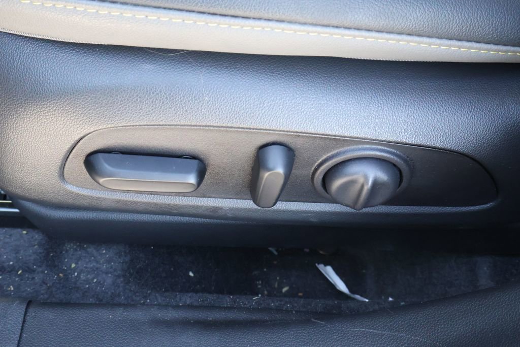 Used 2026 Chevrolet Trax ACTIV w/ Sunroof Package FWD image 12
