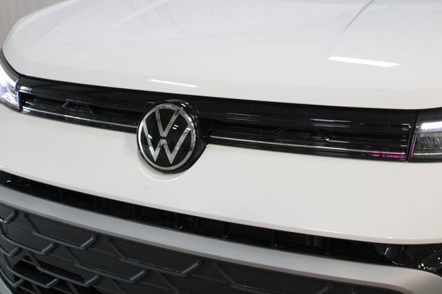 New 2026 Volkswagen Taos S FWD image 31