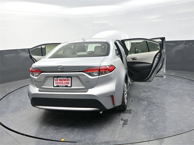 Used 2022 Toyota Corolla LE image 40