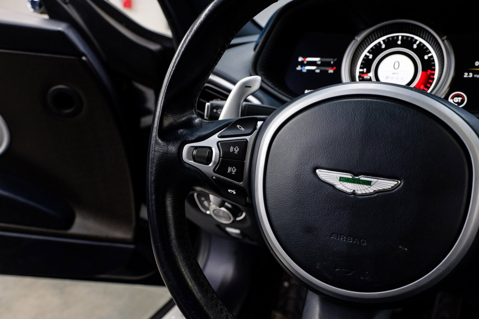 Used 2018 Aston Martin DB11 V12 image 24