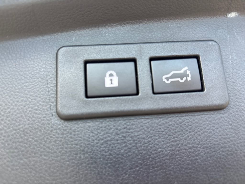 Used 2022 Subaru Outback Premium image 14