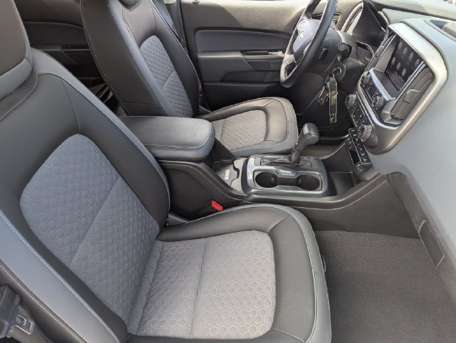 Used 2021 Chevrolet Colorado Z71 w/ Safety Package AWD/4WD image 9