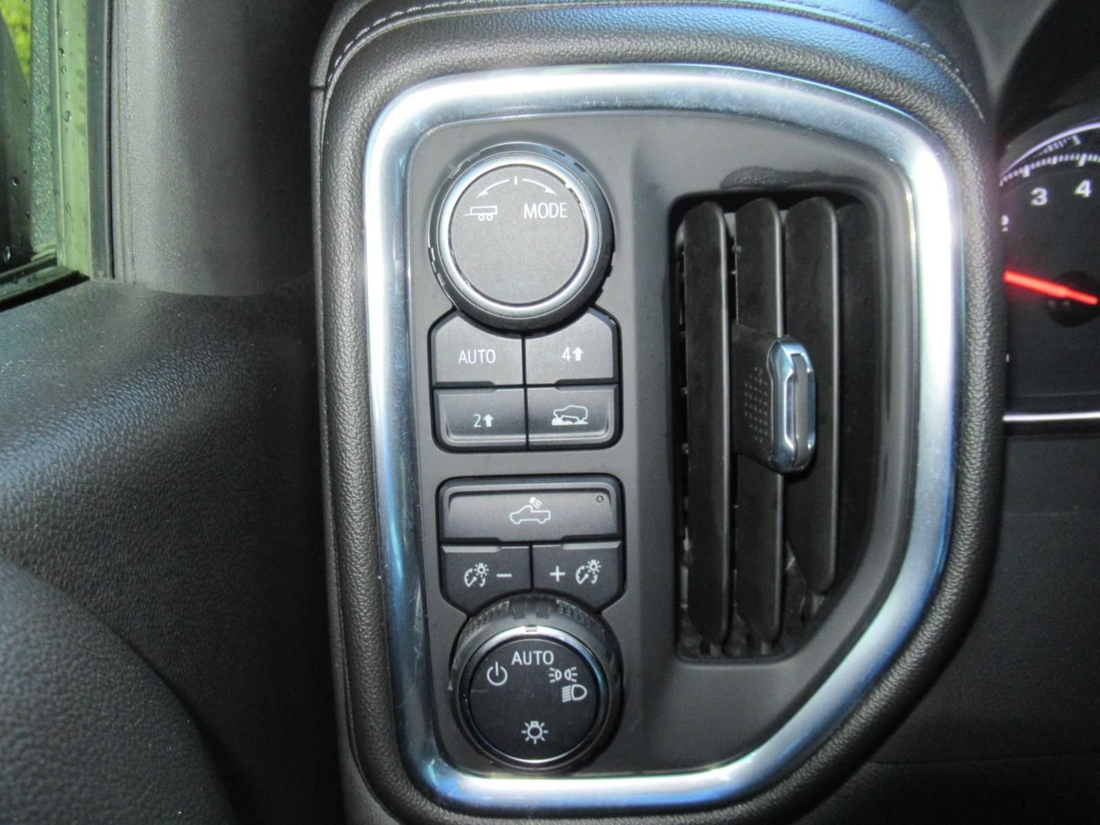 Used 2022 Chevrolet Silverado 1500 LT AWD/4WD image 22