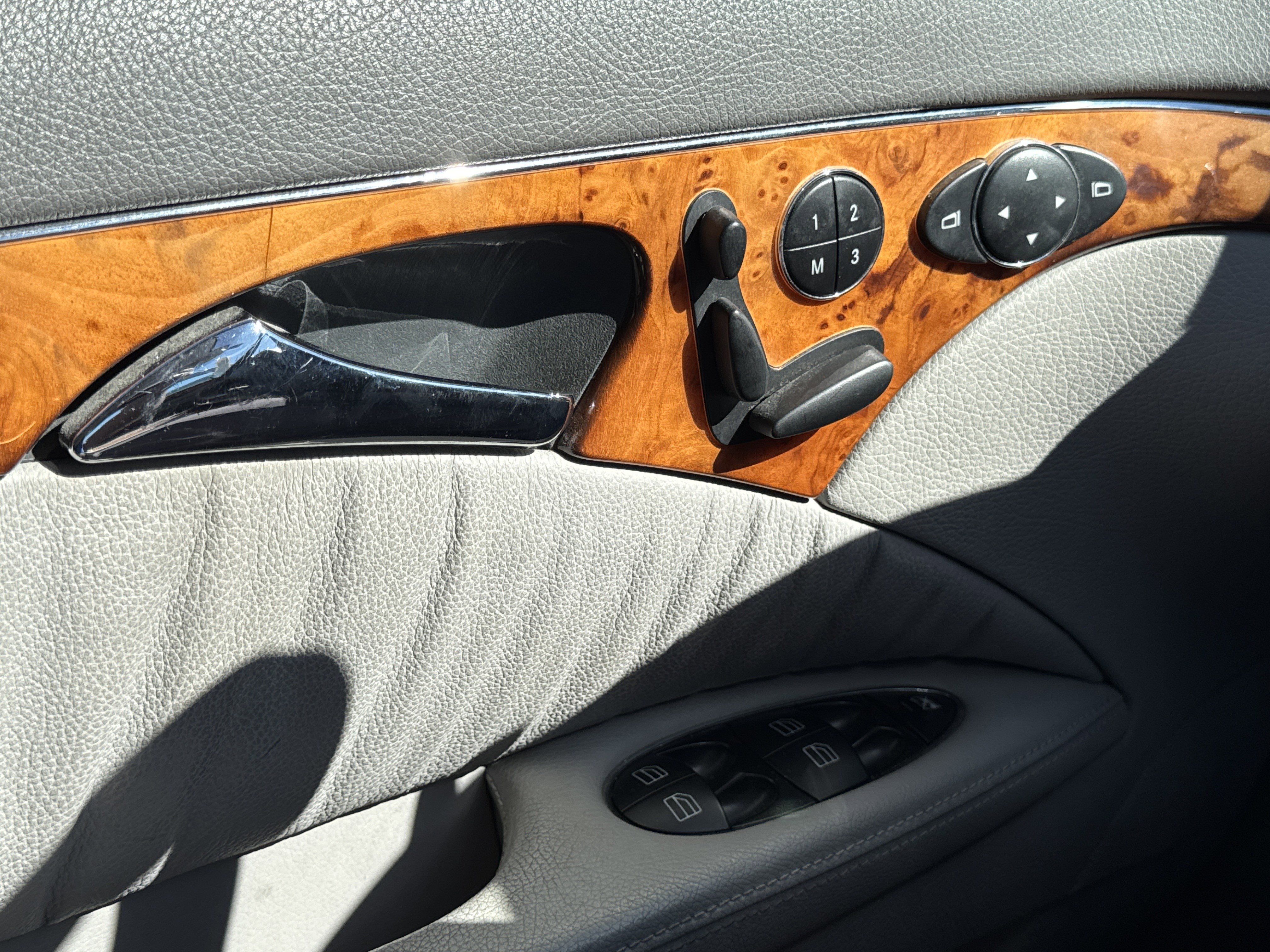 Used 2006 Mercedes-Benz E 320 CDI Sedan image 19