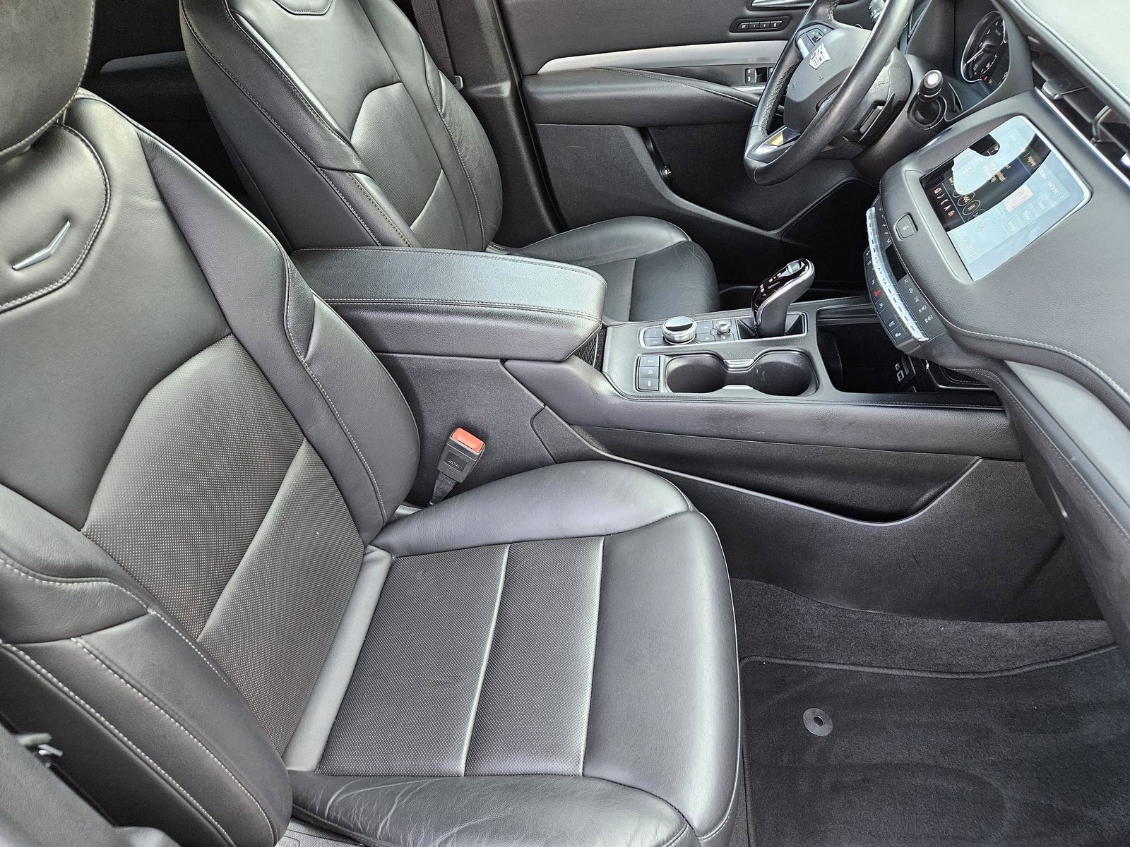 Certified 2023 Cadillac XT4 Premium Luxury w/ Driver Assist Package image 17