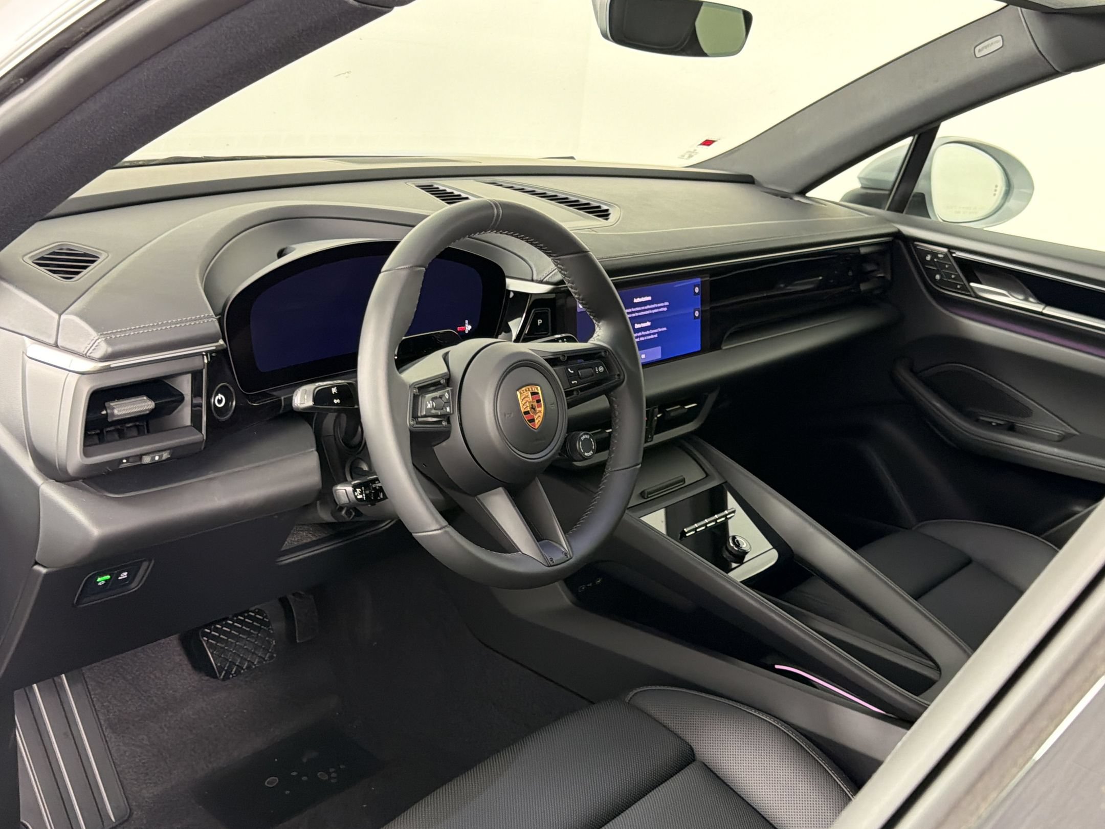 New 2026 Porsche Macan Electric RWD image 4