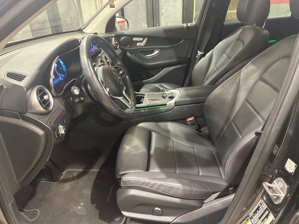 Used 2021 Mercedes-Benz GLC 300 4MATIC image 5