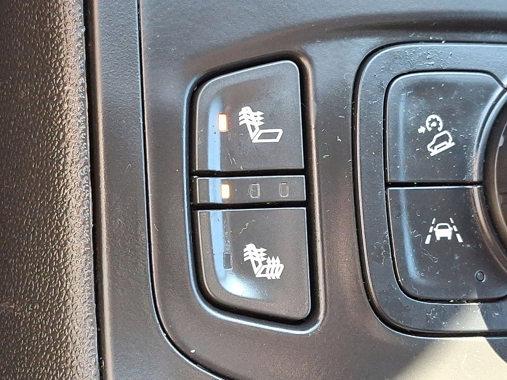 Used 2022 GMC Terrain SLE w/ Driver Convenience Package AWD/4WD image 19