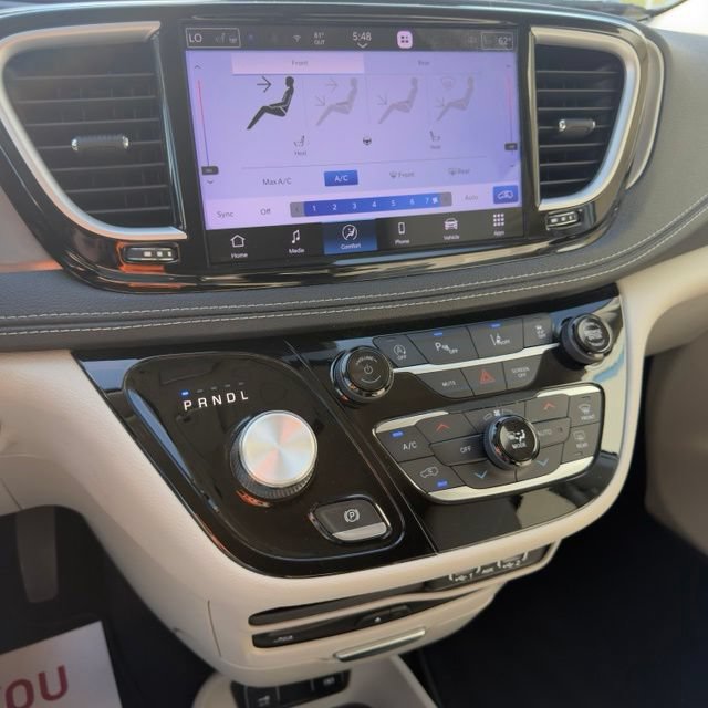 Used 2021 Chrysler Pacifica Touring-L w/ Uconnect Theater Family Group FWD image 21