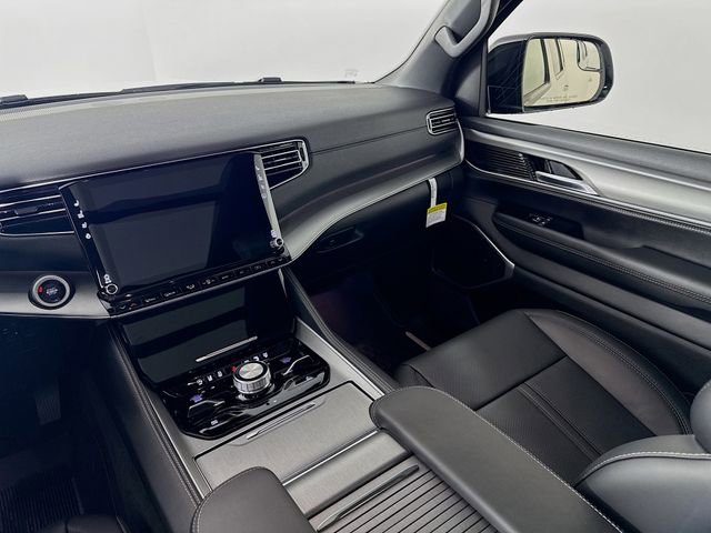 New 2026 Jeep Grand Wagoneer 4WD image 28