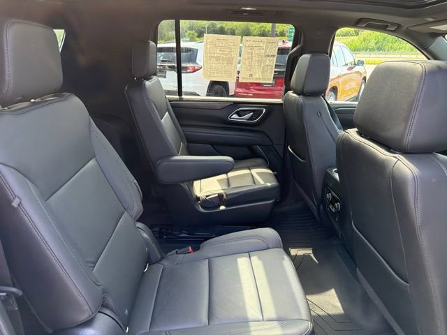 Used 2022 Chevrolet Suburban LT w/ LT Signature Plus Package AWD/4WD image 18