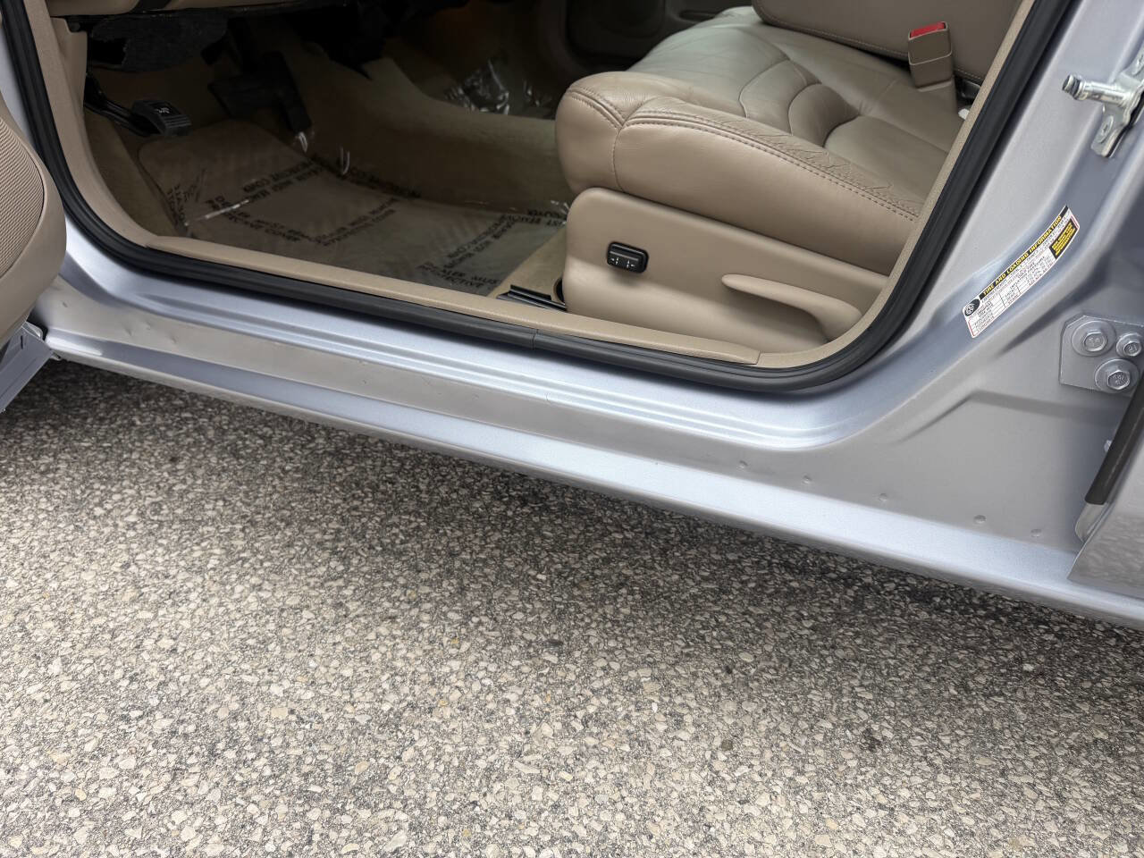 Used 2005 Buick Century Custom image 24