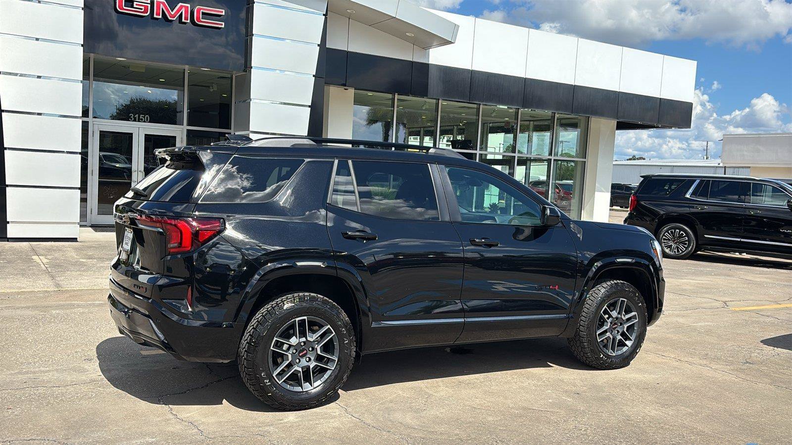 Certified 2026 GMC Terrain AT4 w/ LPO, Black Badging Package AWD/4WD image 7