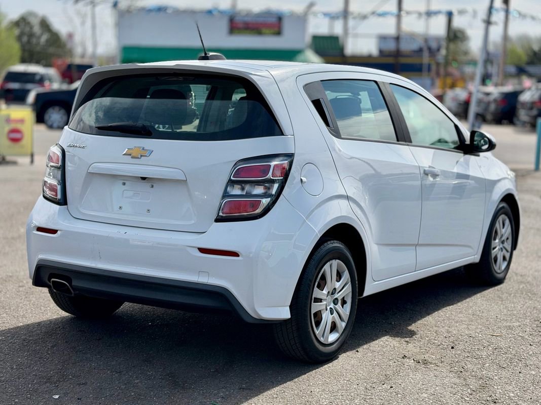 Used 2017 Chevrolet Sonic LT FWD image 2