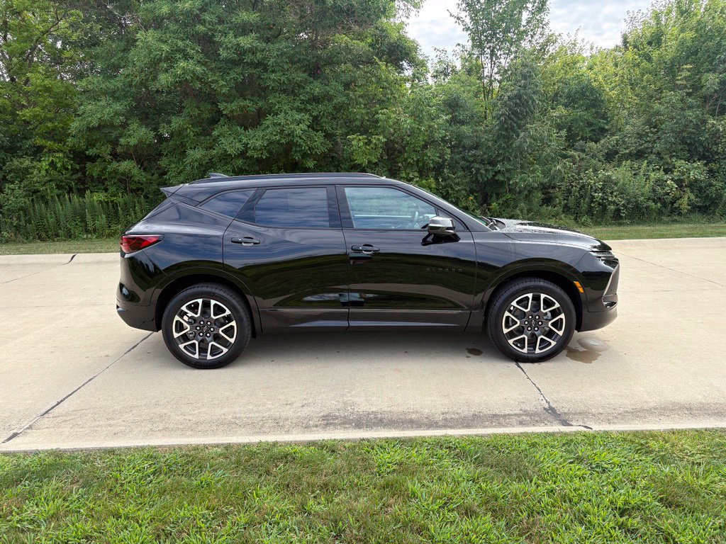 New 2026 Chevrolet Blazer RS w/ LPO, Floor Liner Package FWD image 10