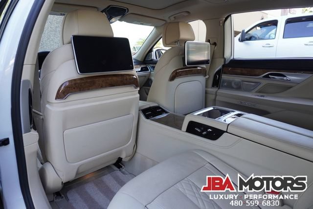 Used 2018 BMW 750i RWD image 97