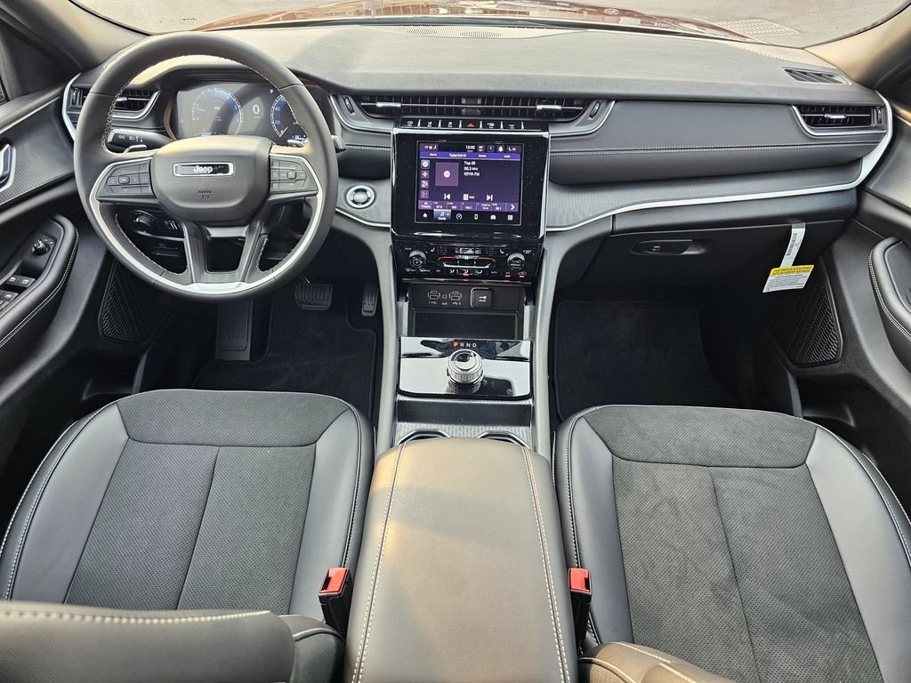 New 2025 Jeep Grand Cherokee L Altitude AWD/4WD image 10