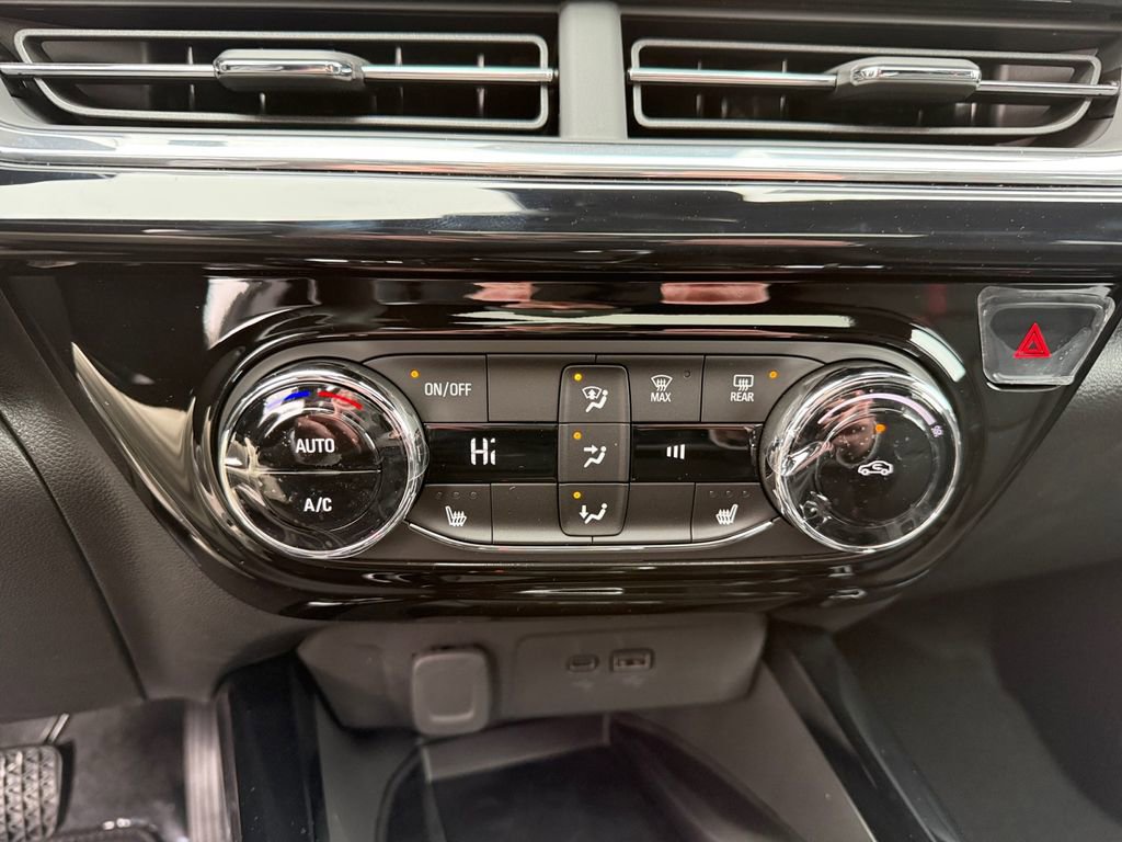 New 2026 Chevrolet Trax RS w/ Sunroof Package image 19