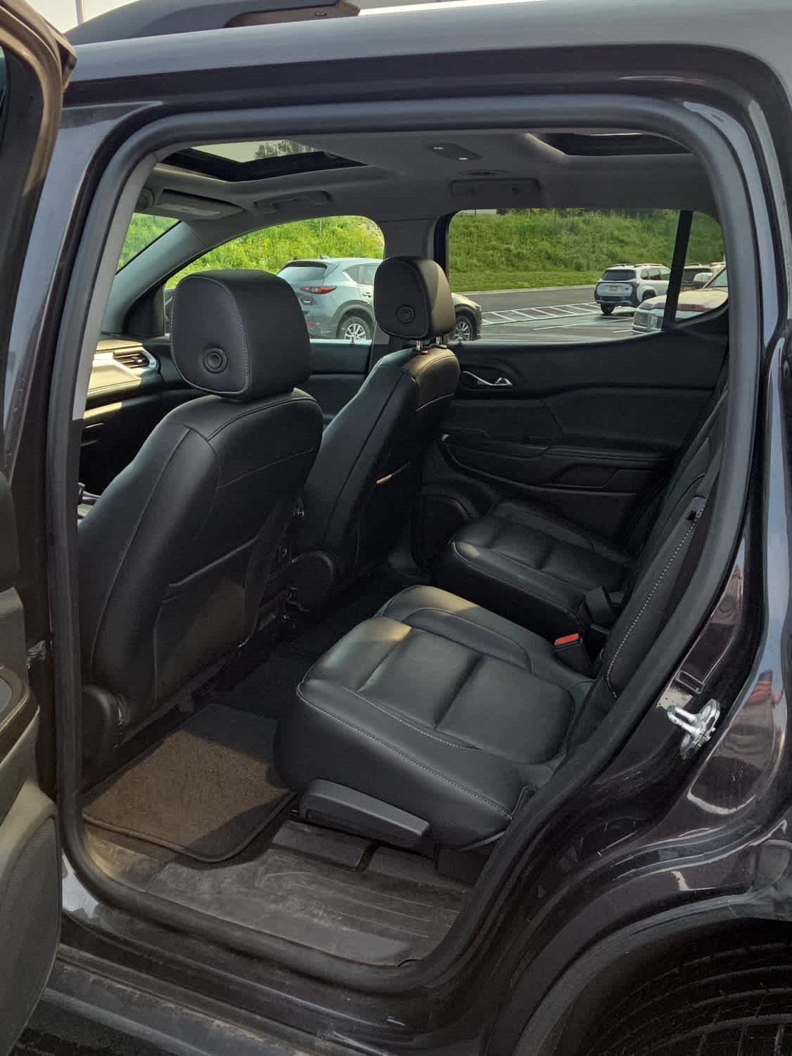 Used 2018 GMC Acadia SLT AWD/4WD image 6