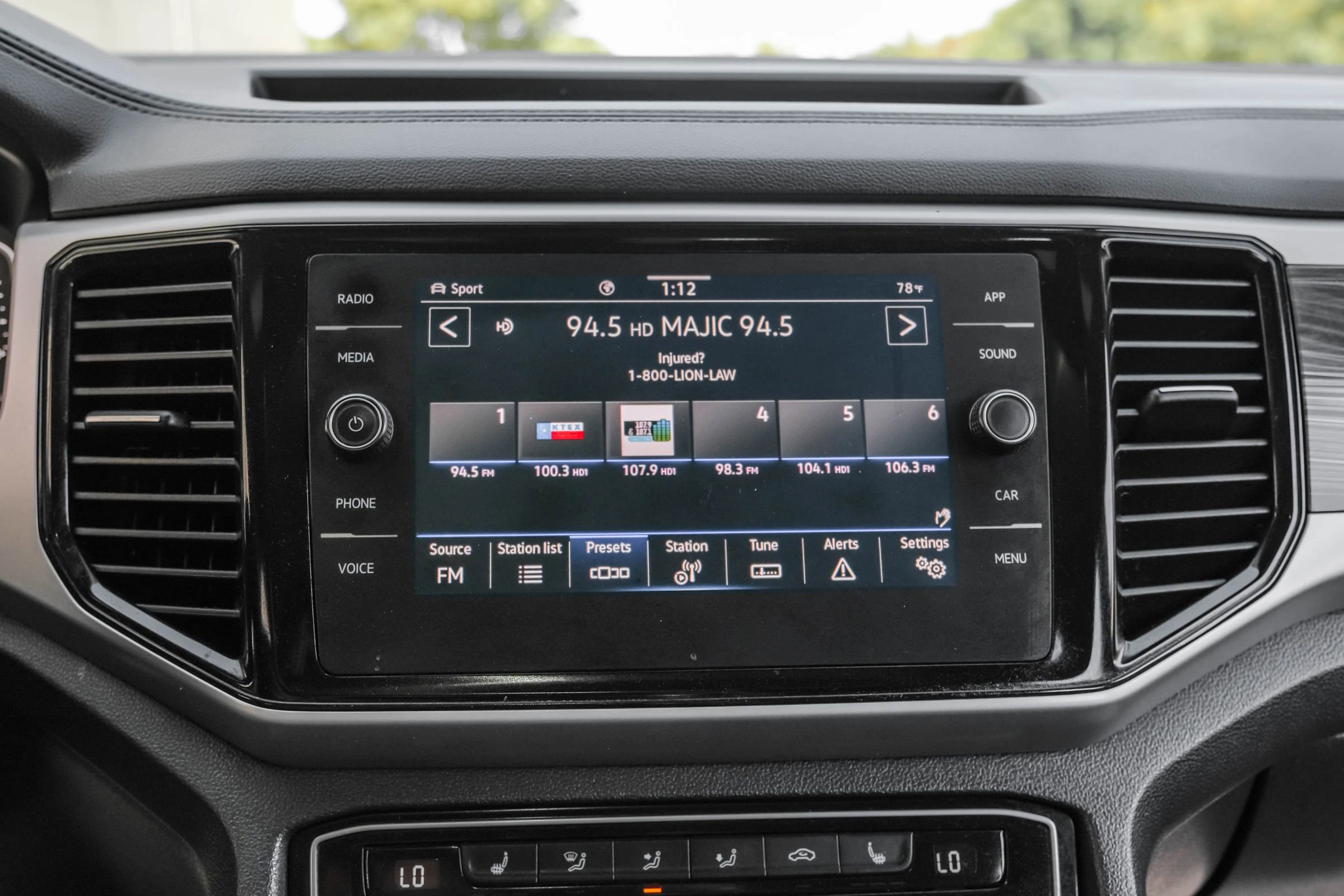 Used 2022 Volkswagen Atlas Cross Sport SE w/ Panoramic Sunroof Package image 29