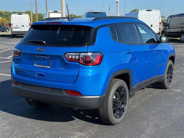 New 2025 Jeep Compass Latitude w/ Sun & Sound Group image 3