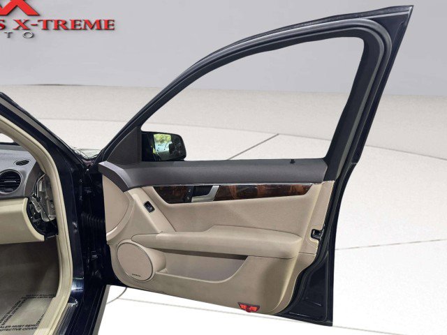 Used 2014 Mercedes-Benz C 300 Sport image 37