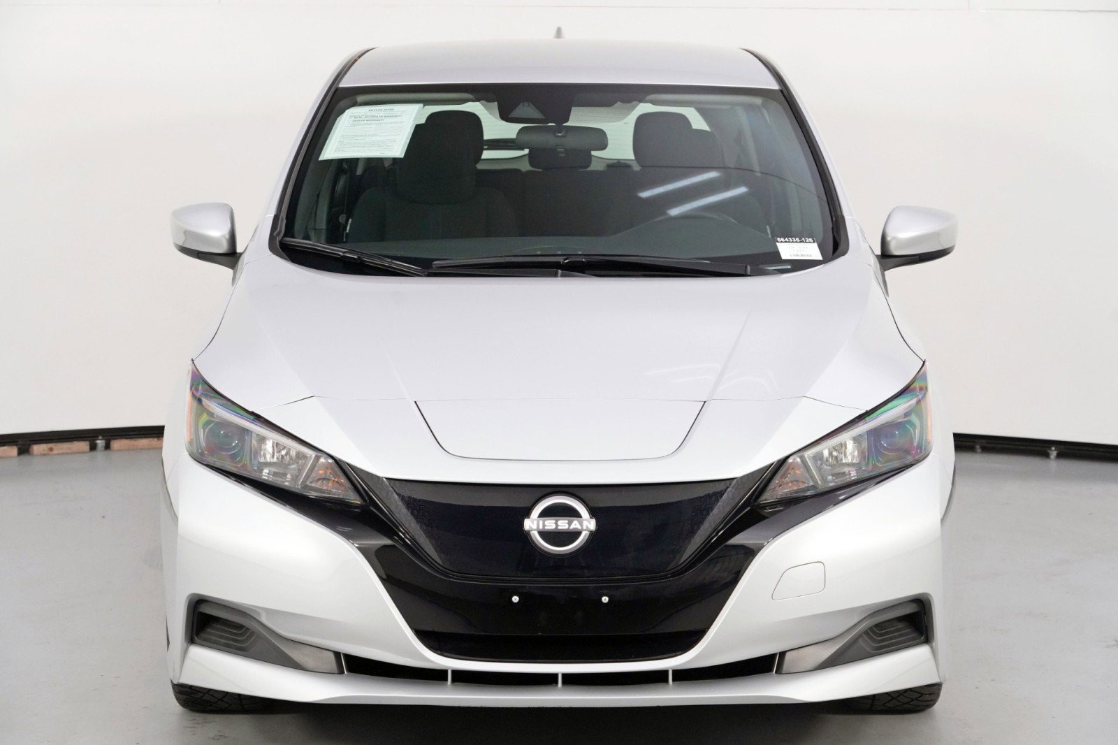 Used 2025 Nissan Leaf S image 38