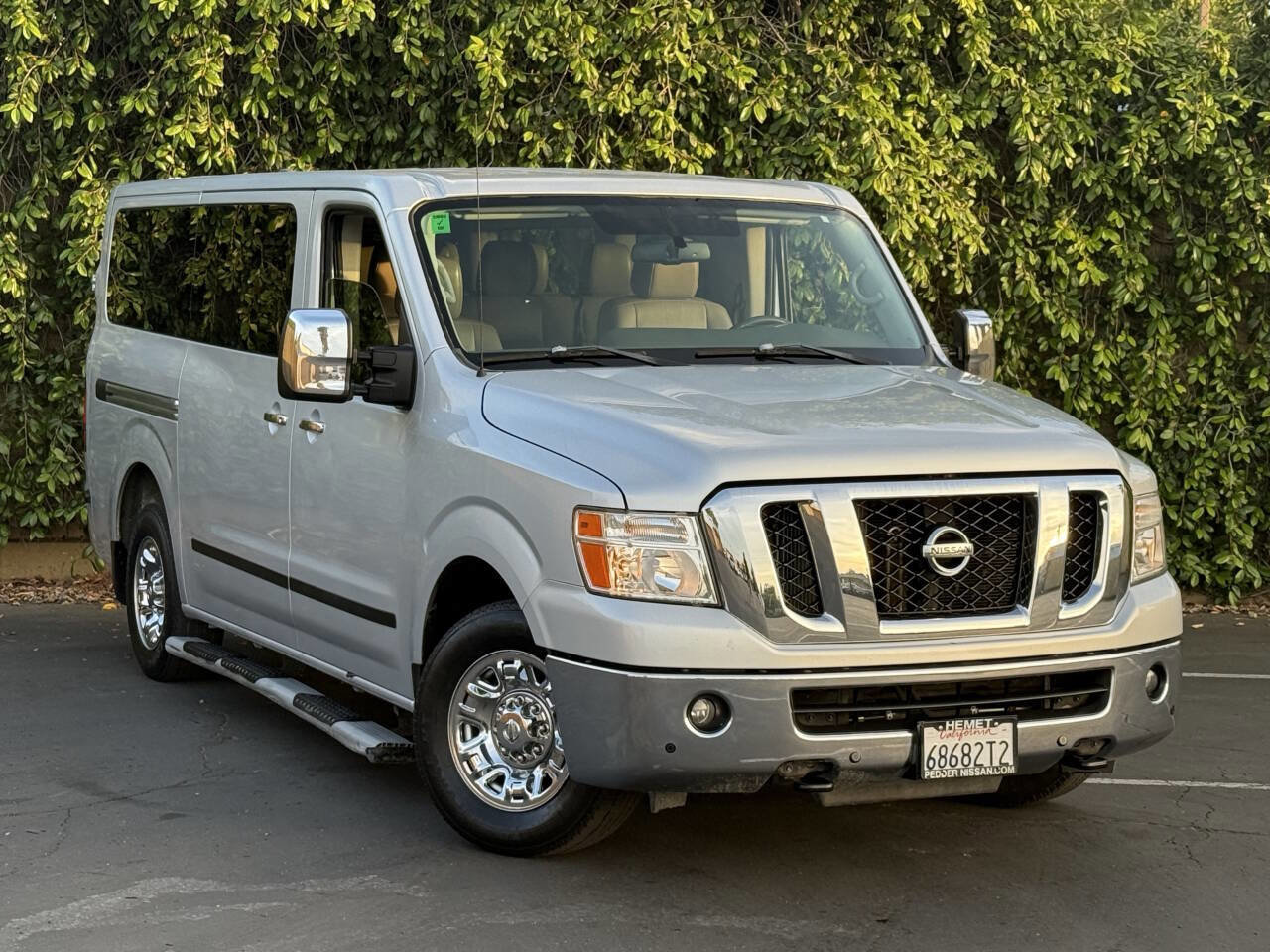 Used 2018 Nissan NV 3500 SL RWD image 1