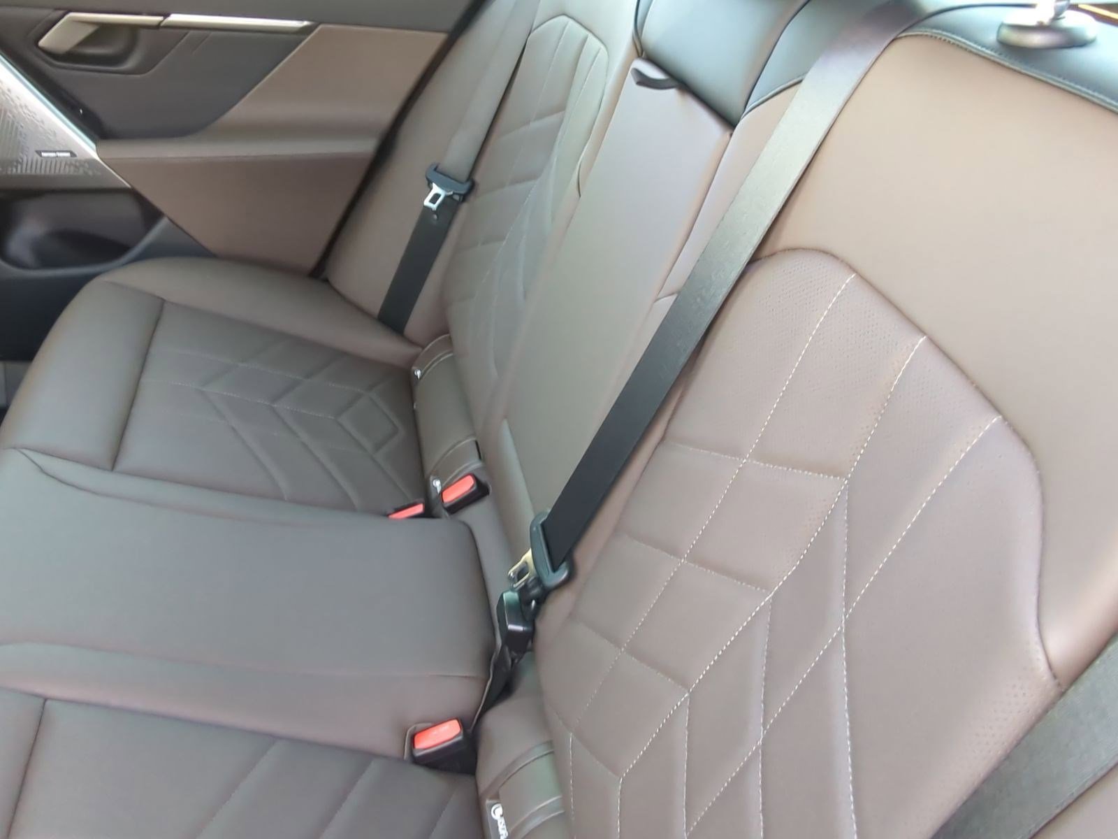 Certified 2025 BMW i5 eDrive40i w/ Premium Package image 28